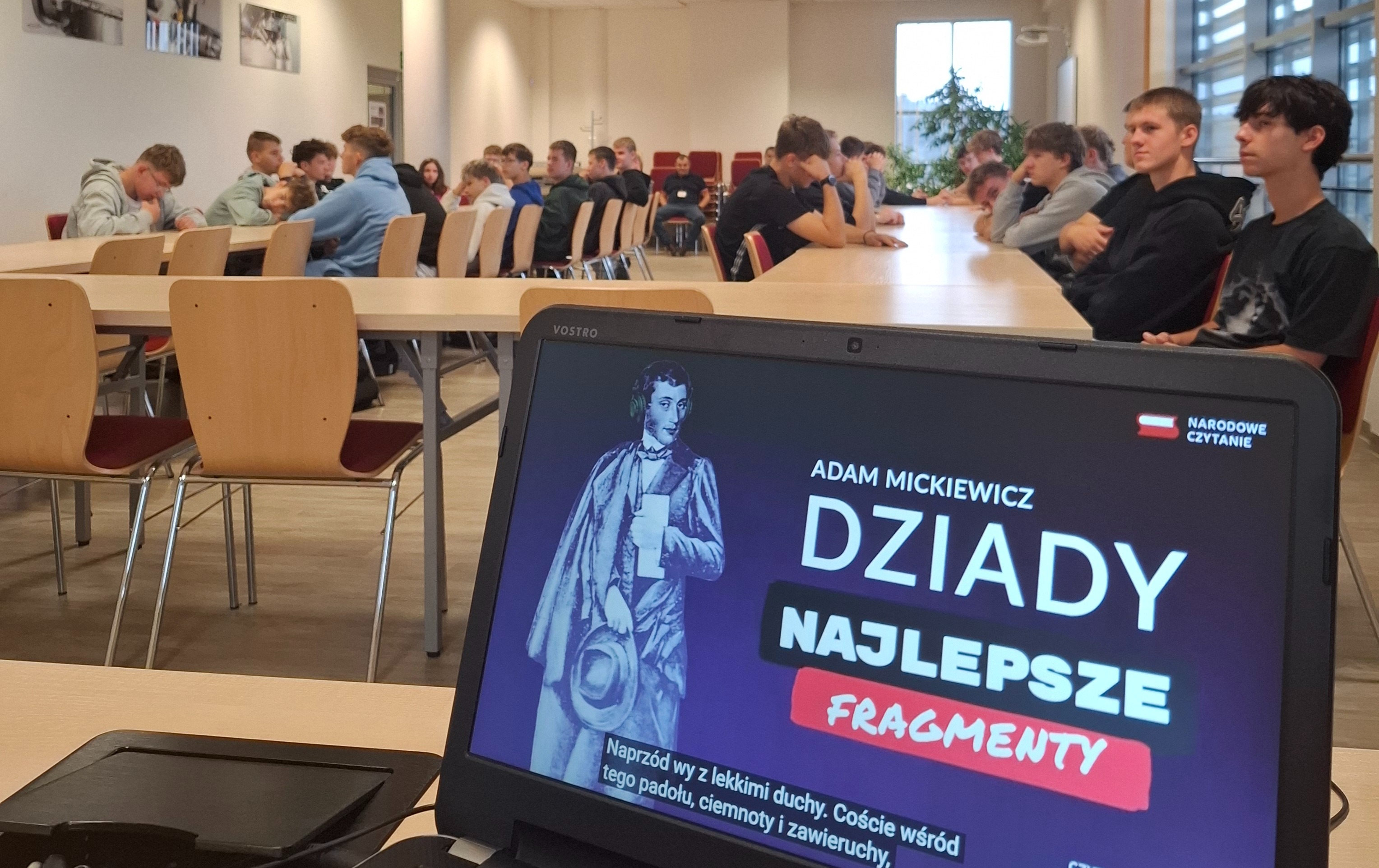 Zdjęcie do Udział w akcji Narodowe Czytanie 2026 CKZ w Dobrzechowie